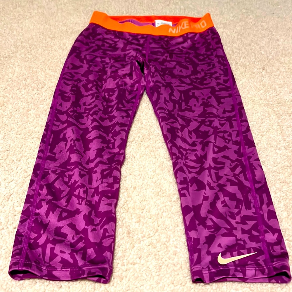 Girls Nike Capri Leggings